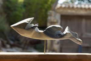 "Poisson vague", pièce unique, sculpture en pierre bleue du Brésil. Taille 30x12x8cm.