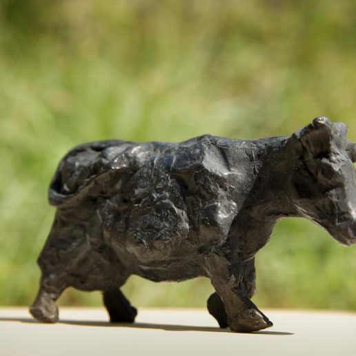 "Vache", sculpture en bronze. Taille 17x10x4cm.