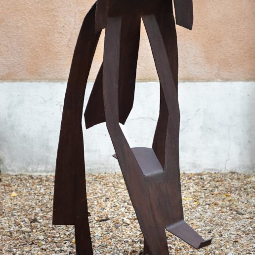 "Premiers pas", pièce unique, sculpture en acier Corten. Taille 170x90cm.