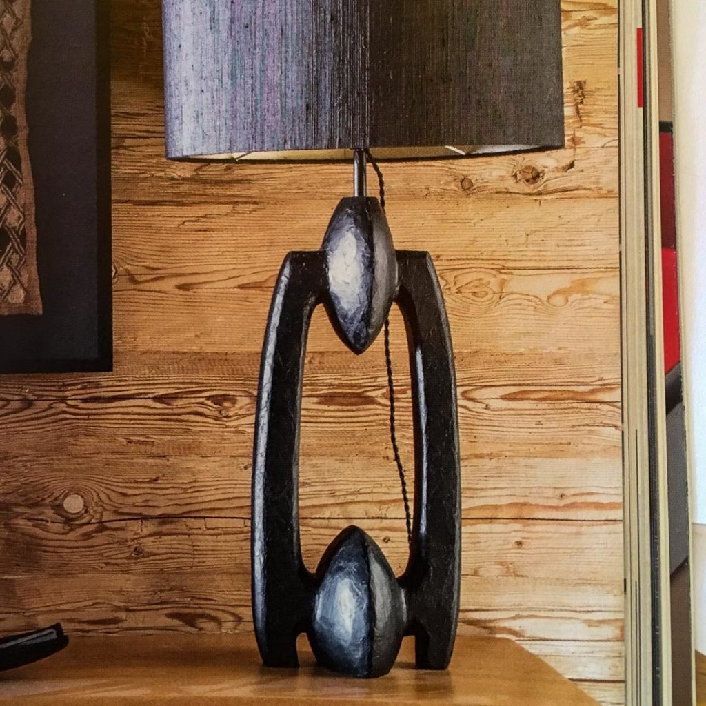 Pied de lampe en béton ciré. Taille 50x22x18cm.