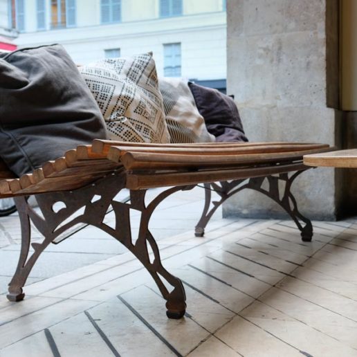 Mobilier acier et bois. Banc.